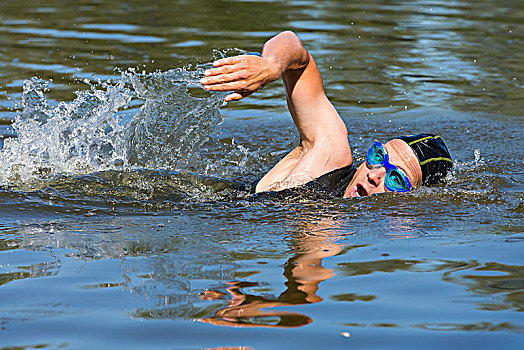 2025水中温和燃脂运动，关节友好型减脂，轻松不受伤